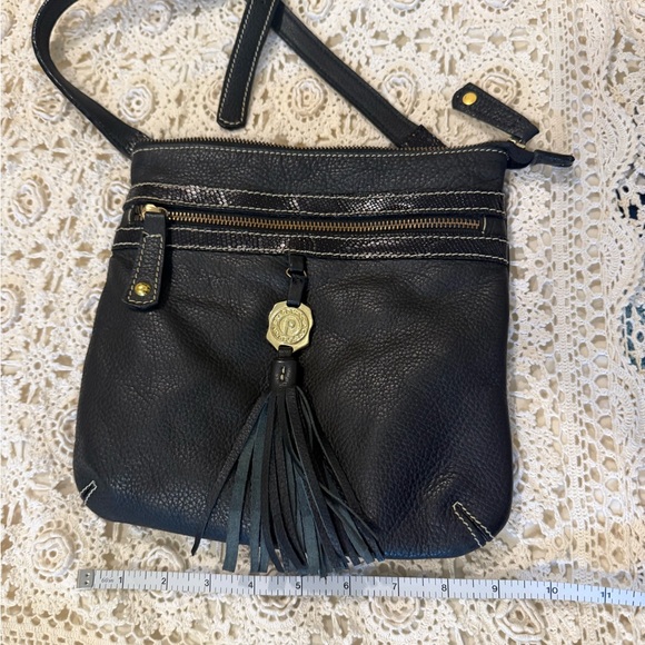 Elegant Black Crossbody Bag with Tassel - Picture 2 of 12